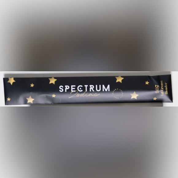 Spectrum B07 Tall Crease Blender Brush - Picture 4 of 4